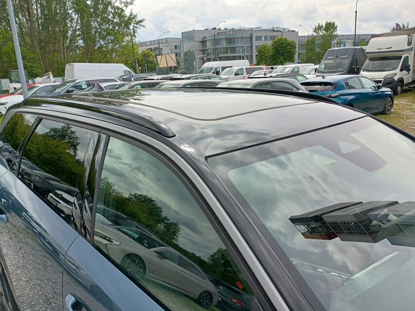 Peugeot E-5008