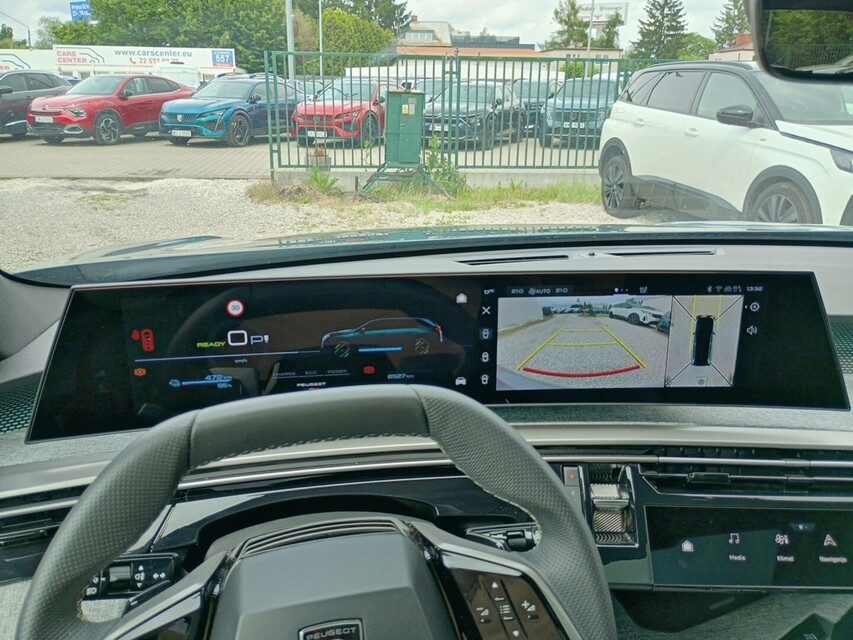 Peugeot E-5008