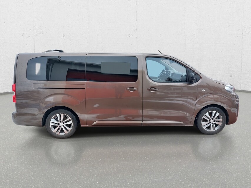 Peugeot Traveller