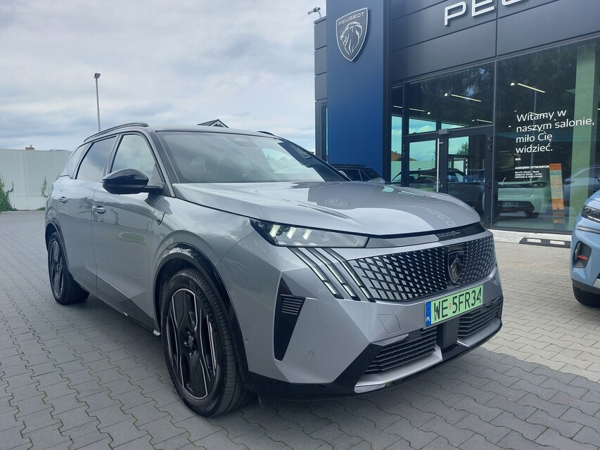 Peugeot E-5008
