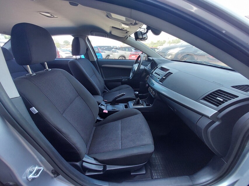 Mitsubishi Lancer