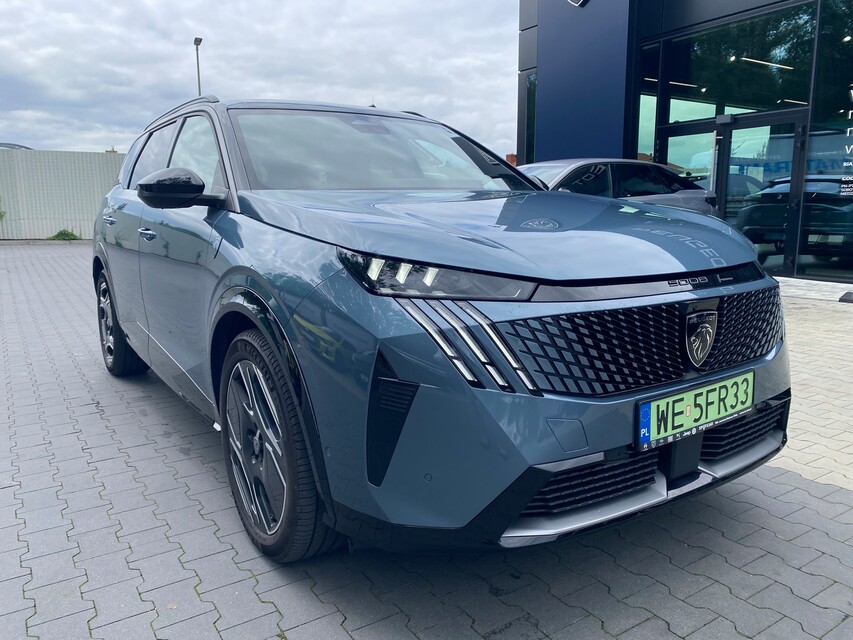 Peugeot E-5008