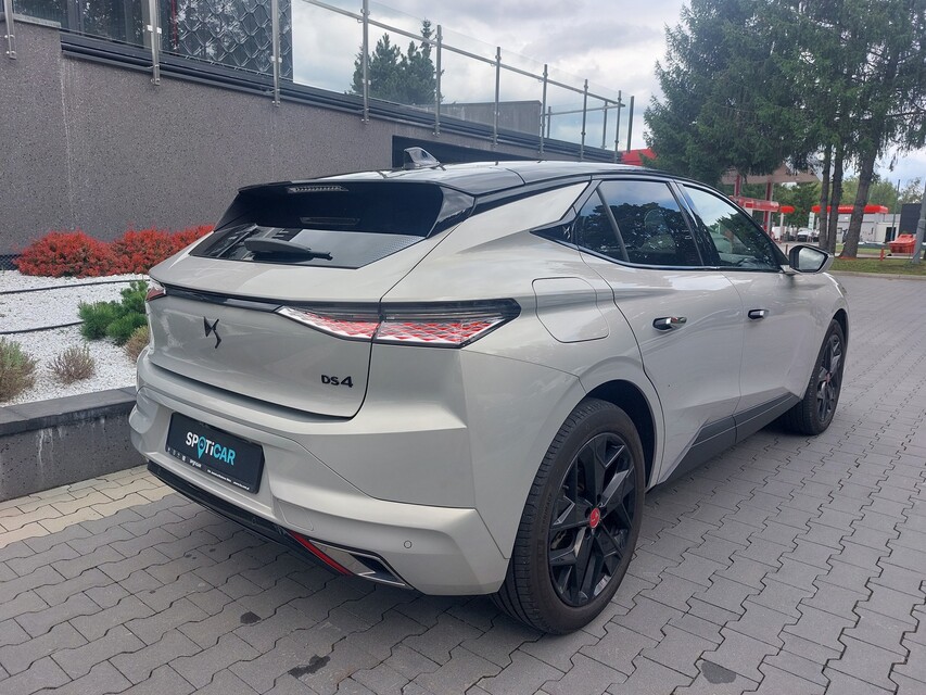 DS Automobiles DS 4