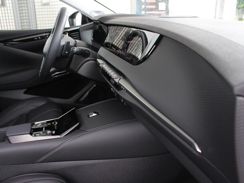 DS Automobiles DS 4