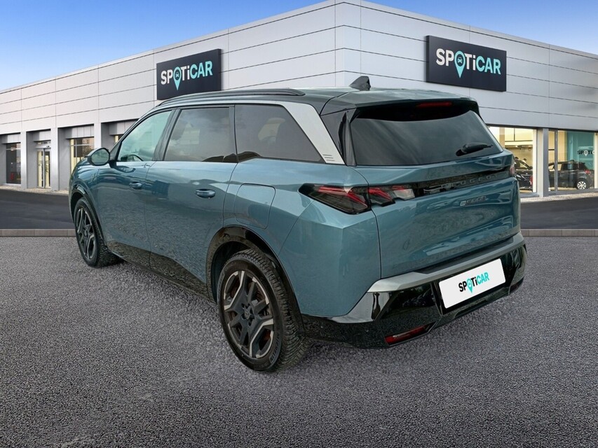 Peugeot E-5008