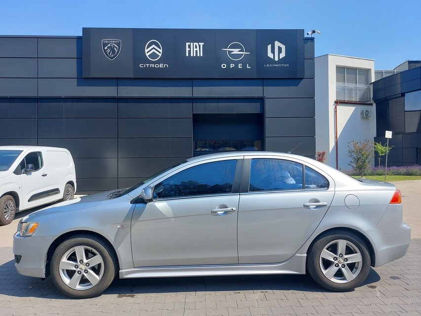 Mitsubishi Lancer