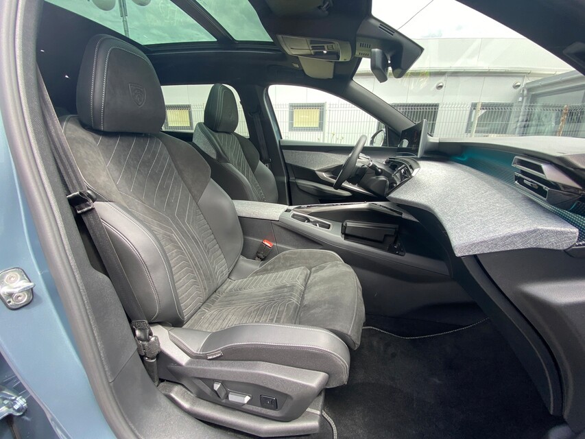 Peugeot E-5008