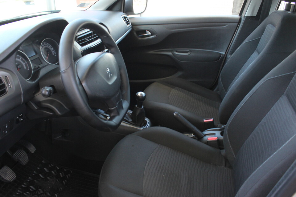 Peugeot 301