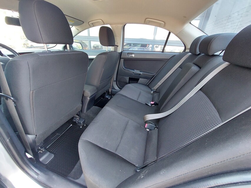 Mitsubishi Lancer