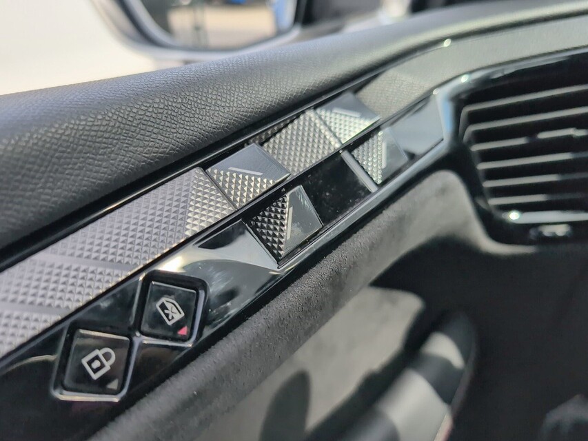 DS Automobiles DS 4