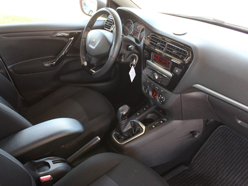 Peugeot 301