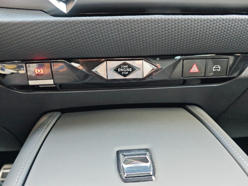 DS Automobiles DS 4