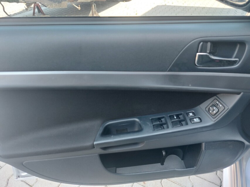 Mitsubishi Lancer
