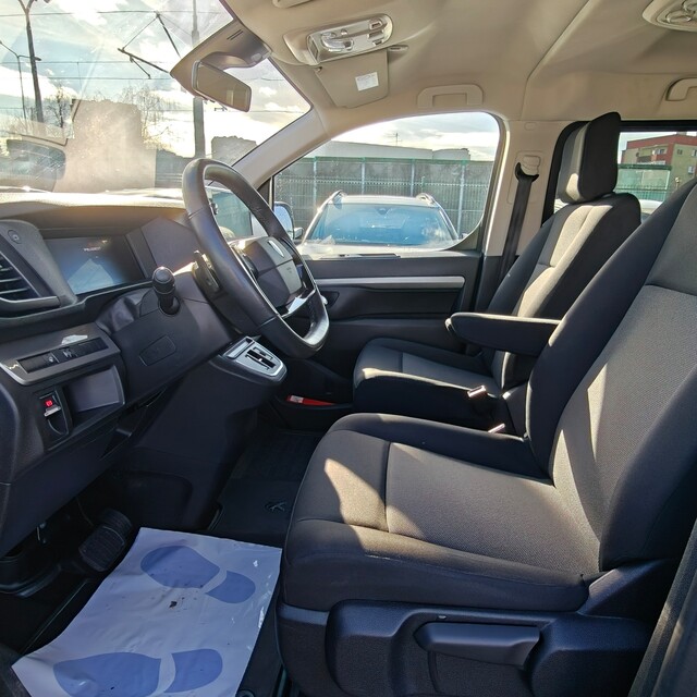 Peugeot Traveller