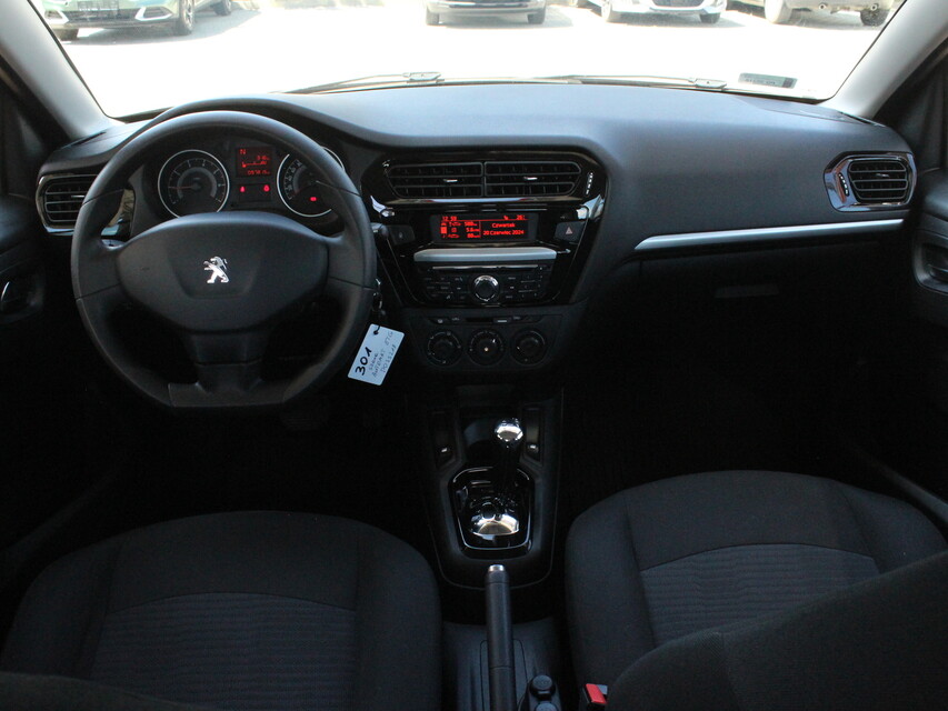 Peugeot 301