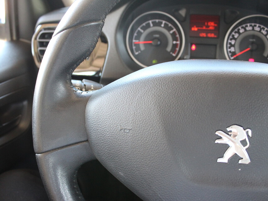 Peugeot 301