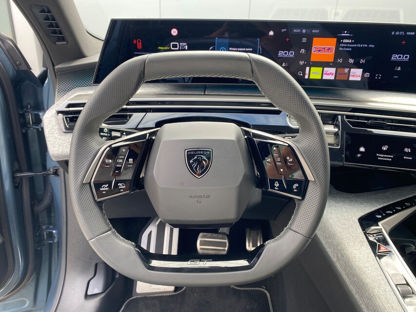 Peugeot E-5008