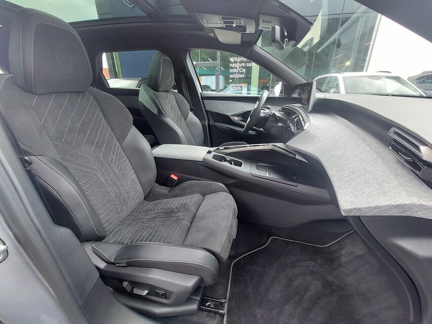 Peugeot E-5008