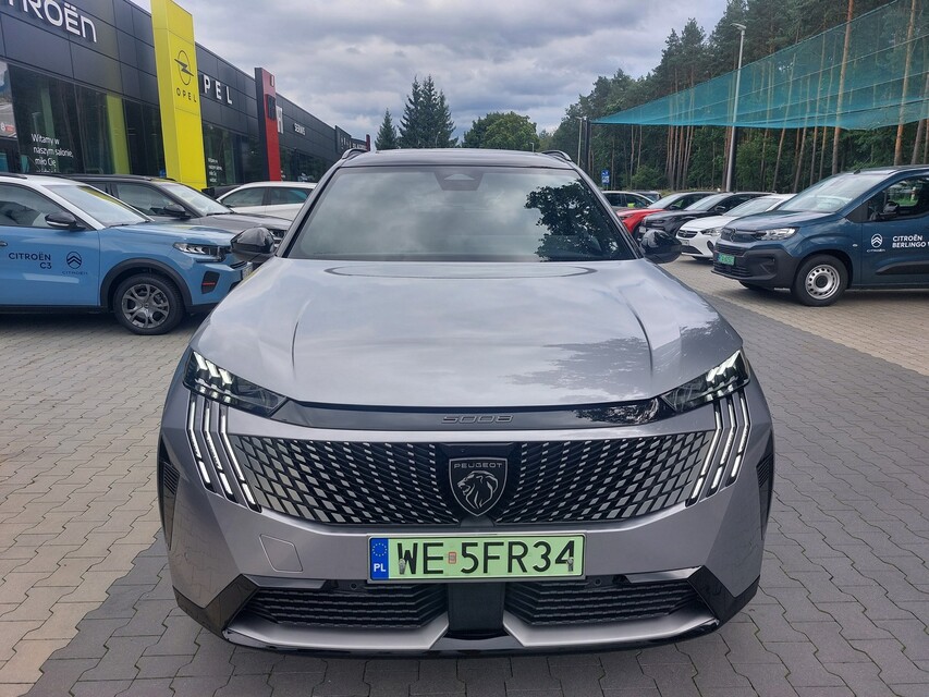 Peugeot E-5008