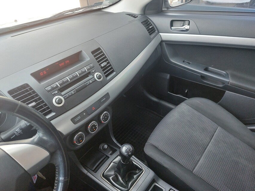 Mitsubishi Lancer