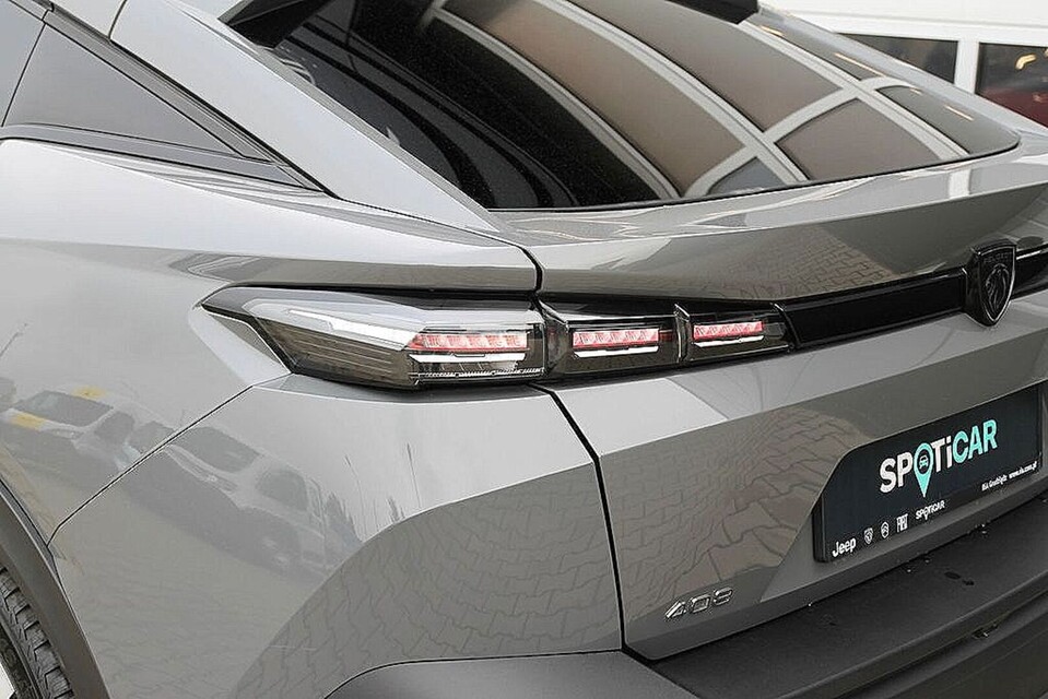 Peugeot 408