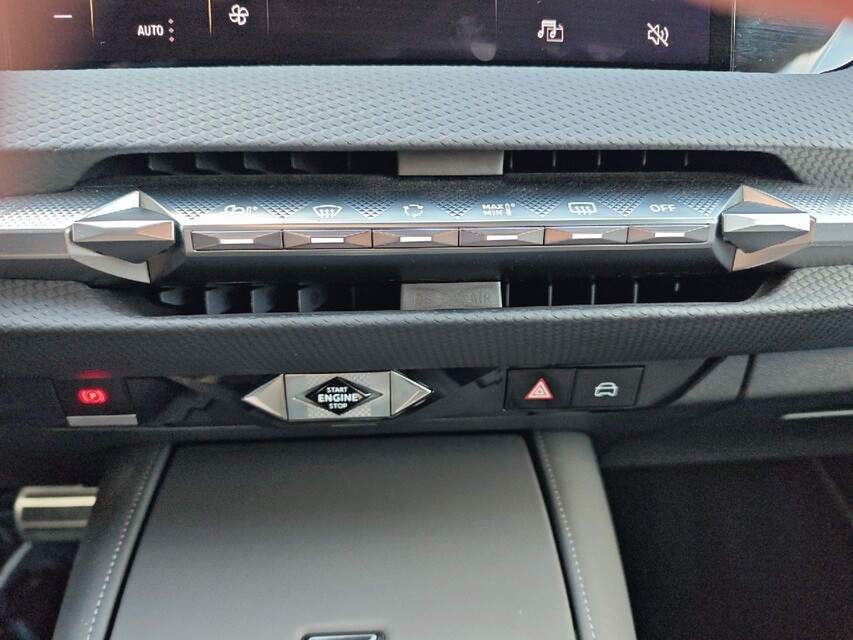 DS Automobiles DS 4