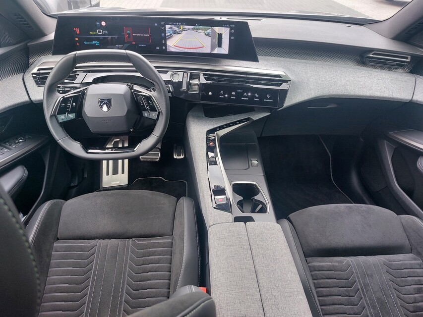 Peugeot E-5008