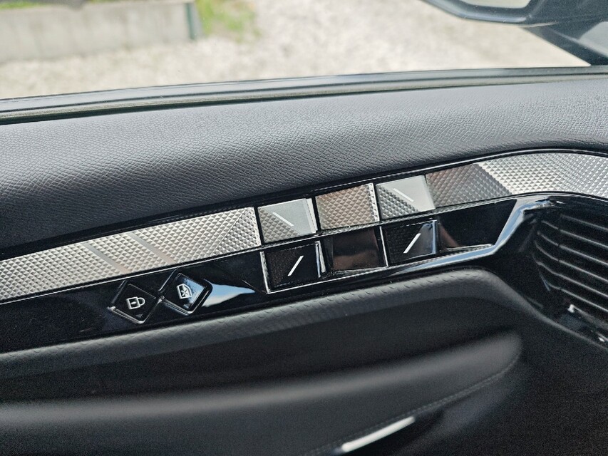 DS Automobiles DS 4