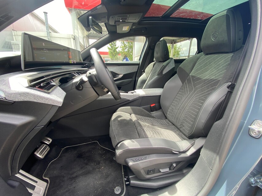 Peugeot E-5008