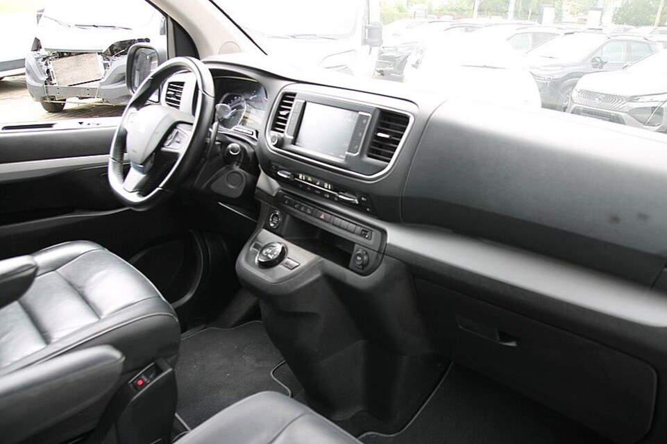Peugeot Traveller