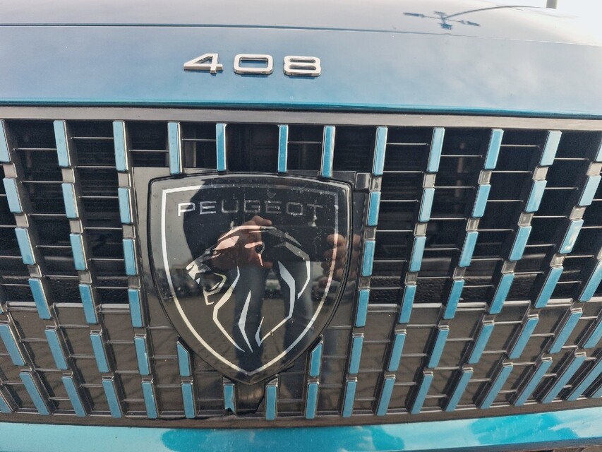 Peugeot 408